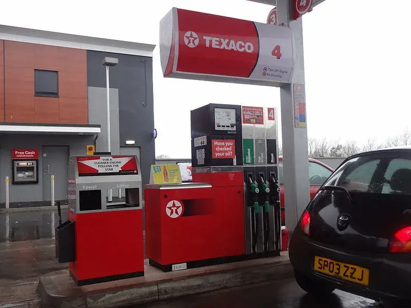 How Fuel Prices, Other Factors Impact Your Auto Transport Price