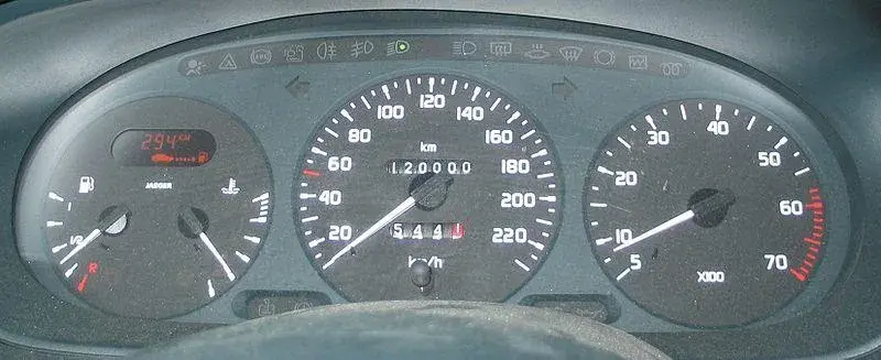 Auto Transport Tips: 1/4 Tank of Gas Only