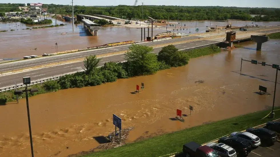 Widespread Flooding Results in Tough St. Louis Auto Shipping Services